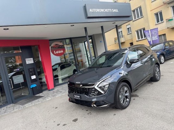 First vehicle image