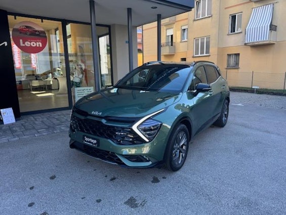 First vehicle image