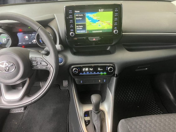 Vehicle image 9