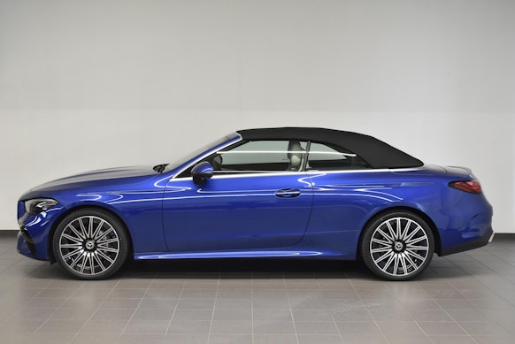 MERCEDES-BENZ CLE 200 AMG Line 4matic Cabriolet 2
