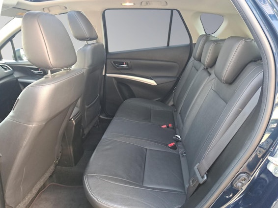 Vehicle image 14