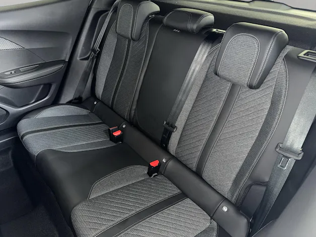 Peugeot 2008 1.2 Hybrid Allure Premium