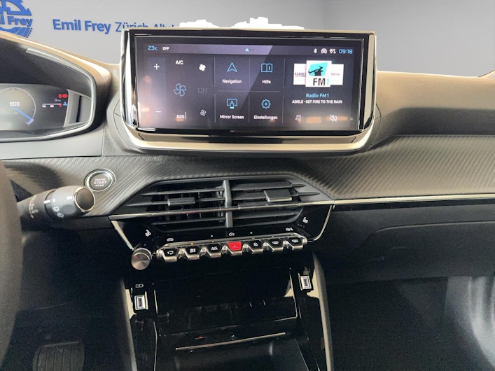 Vehicle image PEUGEOT 2008