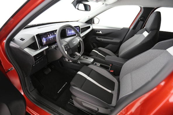 Vehicle image 18