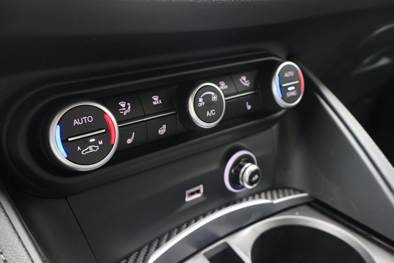 Vehicle image ALFA ROMEO STELVIO