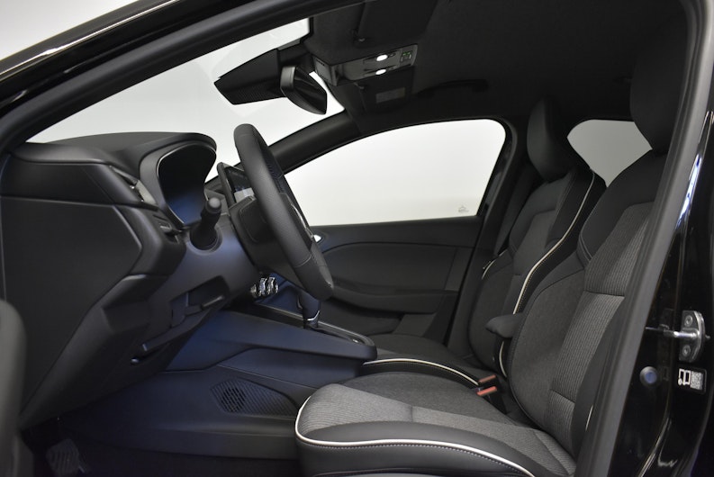 Vehicle image MITSUBISHI COLT