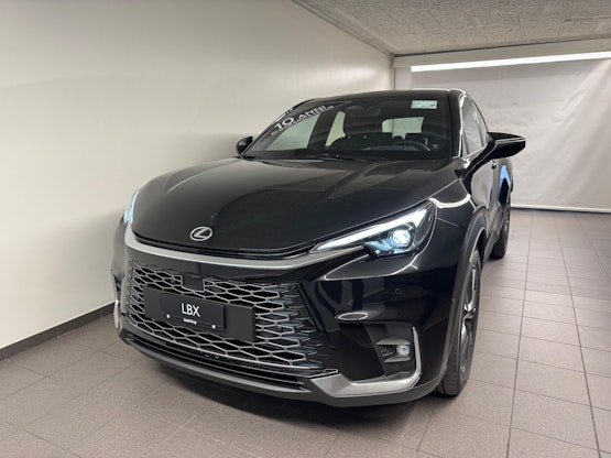 First vehicle image