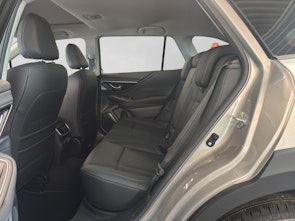 Vehicle image SUBARU Outback 2.5i 30th Anniversary Edition