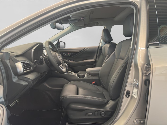 Vehicle image SUBARU OUTBACK