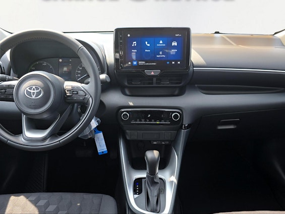 Vehicle image 10