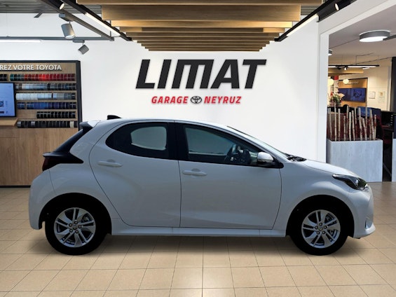 Vehicle image 6