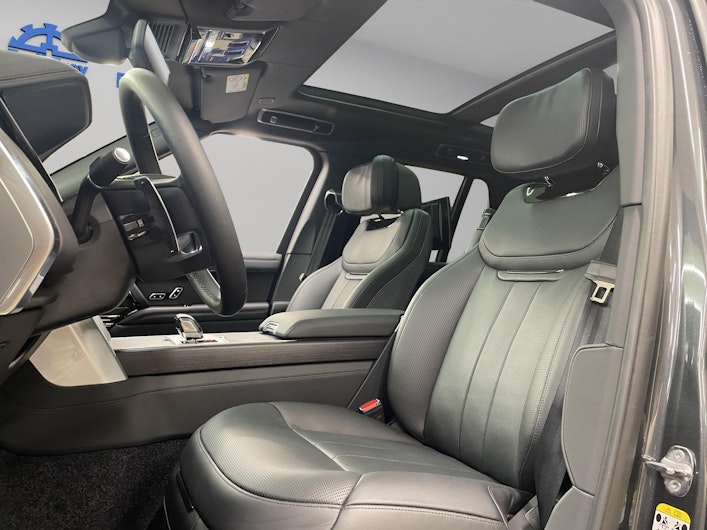 Vehicle image LAND ROVER RANGE ROVER