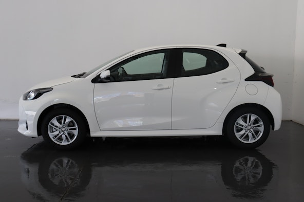 Vehicle image 4
