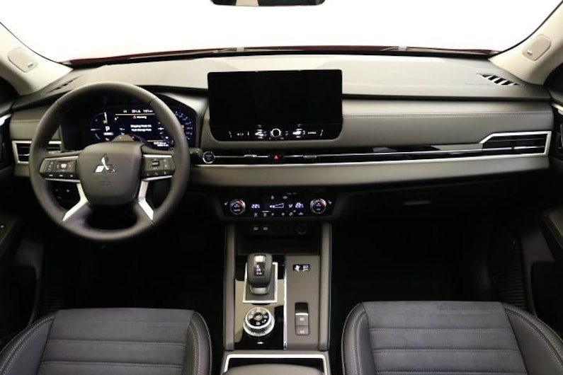 Vehicle image MITSUBISHI OUTLANDER