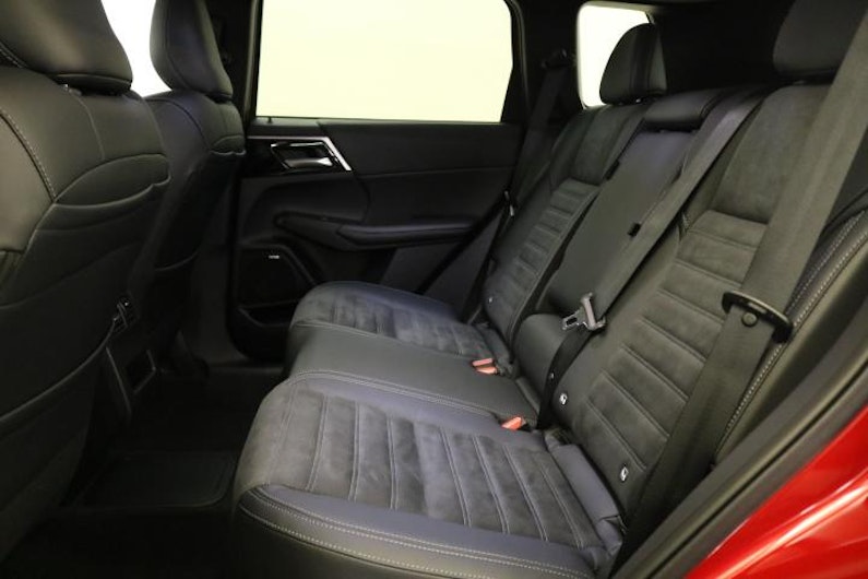 Vehicle image MITSUBISHI OUTLANDER