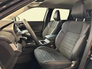https://vehicle.imgix.net/3837358/68d40de8-6894-439e-a548-02a22ea456a9.jpg