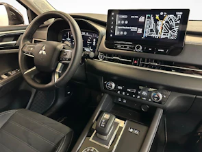 image du véhicule MITSUBISHI Outlander 2.4 PHEV Invite 4x4