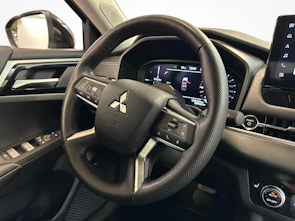 image du véhicule MITSUBISHI Outlander 2.4 PHEV Invite 4x4
