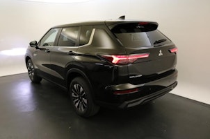 Vehicle image MITSUBISHI Outlander 2.4 PHEV Invite 4x4