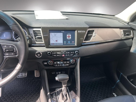 Vehicle image 16 Vehicle image 16