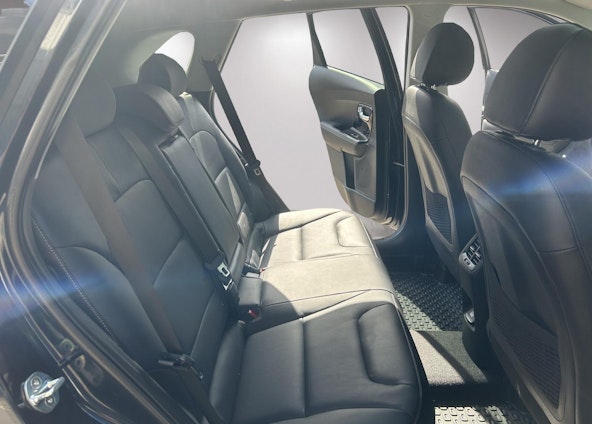 Vehicle image 19 Vehicle image 19