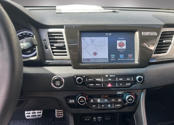 Vehicle image 17 Vehicle image 17