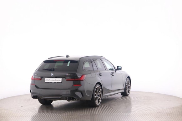 BMW M340i xDrive Touring 1