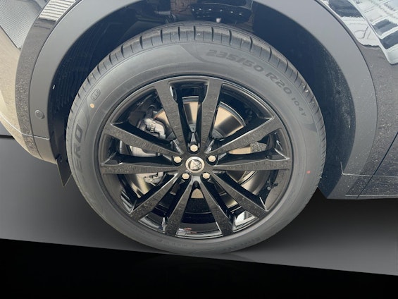 Vehicle image 17 Vehicle image 17