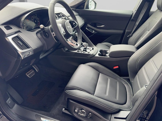 Vehicle image 6 Vehicle image 6