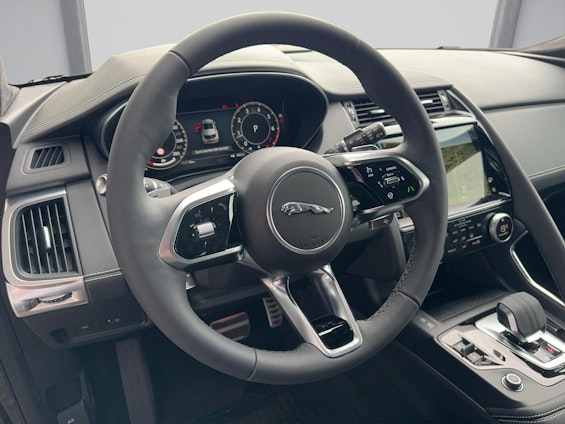 Vehicle image 7 Vehicle image 7