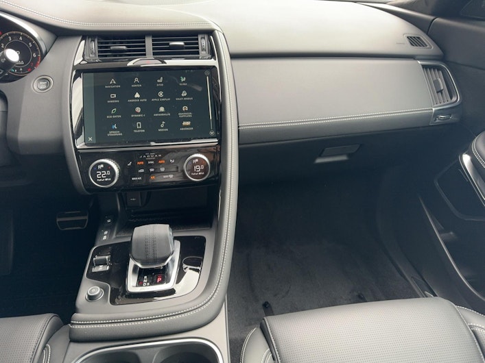 Vehicle image JAGUAR E-PACE