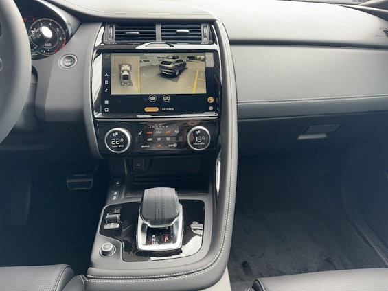 Vehicle image 13 Vehicle image 13