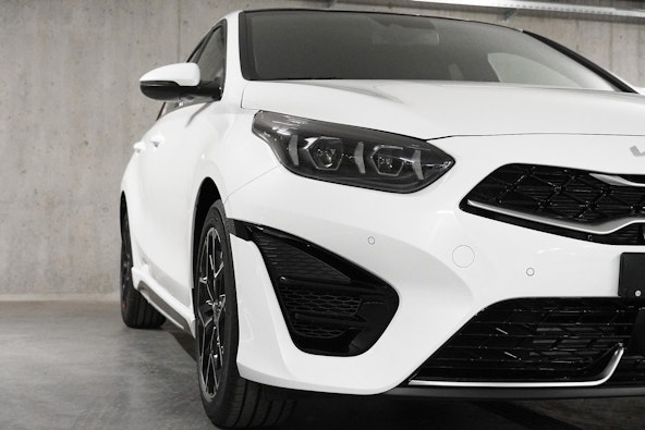 Vehicle image 9 Vehicle image 9