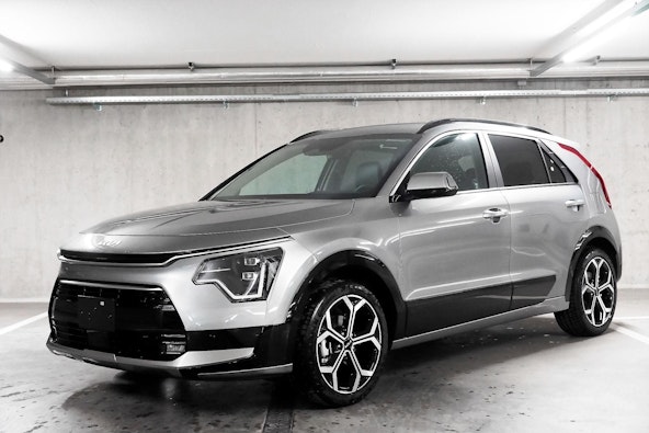 First vehicle image