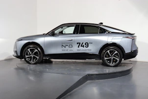 Fahrzeugbild DS AUTOMOBILES No8 E-Tense Pallas