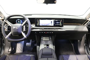 Fahrzeugbild DS AUTOMOBILES No8 E-Tense Pallas