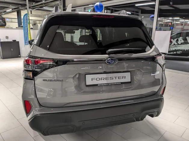 Subaru Forester Station 2.0i e-Boxer Swiss Plus