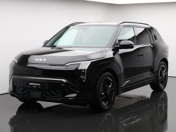 First vehicle image