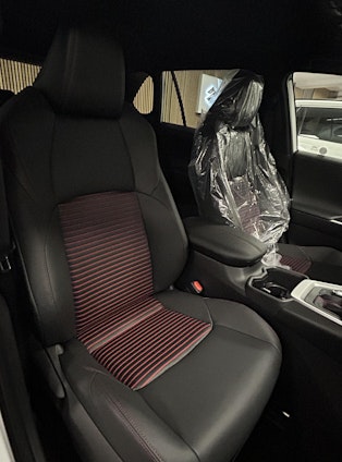 Vehicle image 14