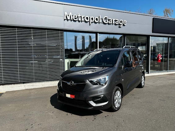 First vehicle image
