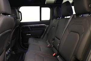 Vehicle image LAND ROVER Defender 110 3.0 D I6 250 X-Dynamic SE