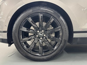 Vehicle image LAND ROVER Range Rover Velar 2.0 T 300 R-Dynamic SE