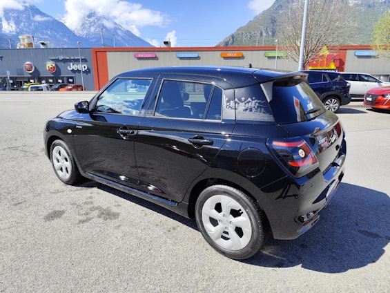 Vehicle image 9 Vehicle image 9