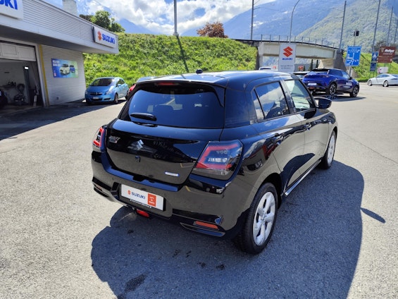 Vehicle image 6 Vehicle image 6