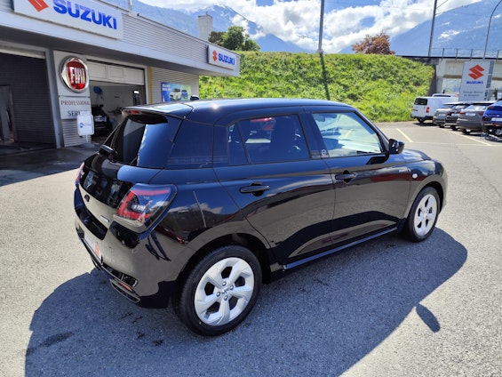 Vehicle image 5 Vehicle image 5