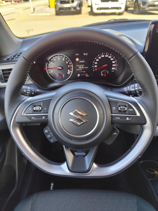 Vehicle image 26 Vehicle image 26