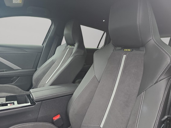 Vehicle image 3 Vehicle image 3