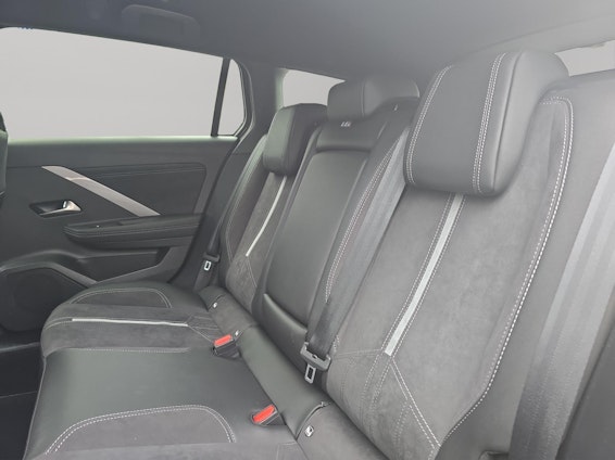 Vehicle image 9 Vehicle image 9