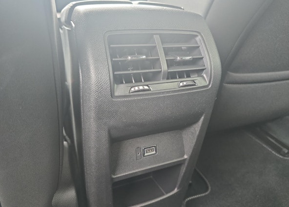 Vehicle image 6 Vehicle image 6