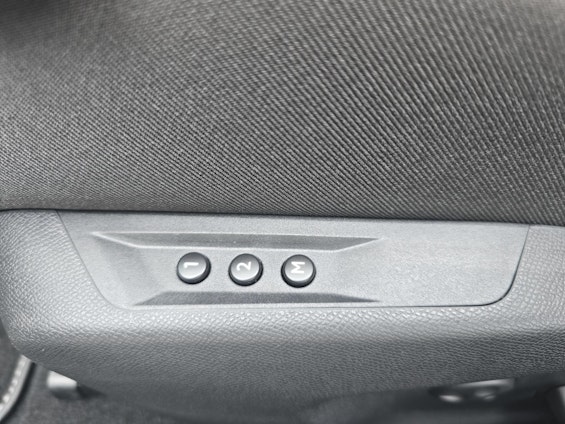 Vehicle image 11 Vehicle image 11